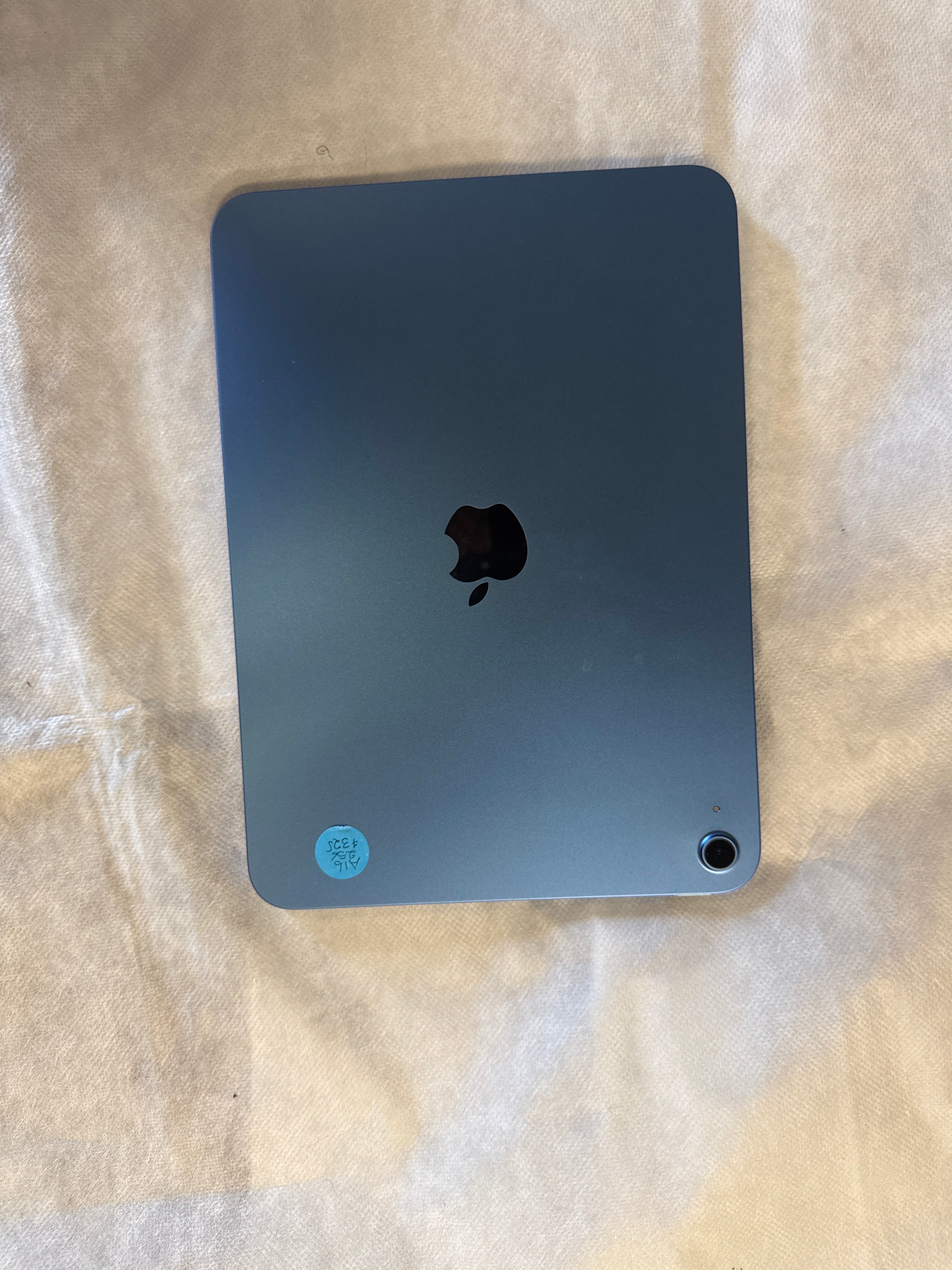 Ipad 11th gen (A16) 256gb wifi only blue.