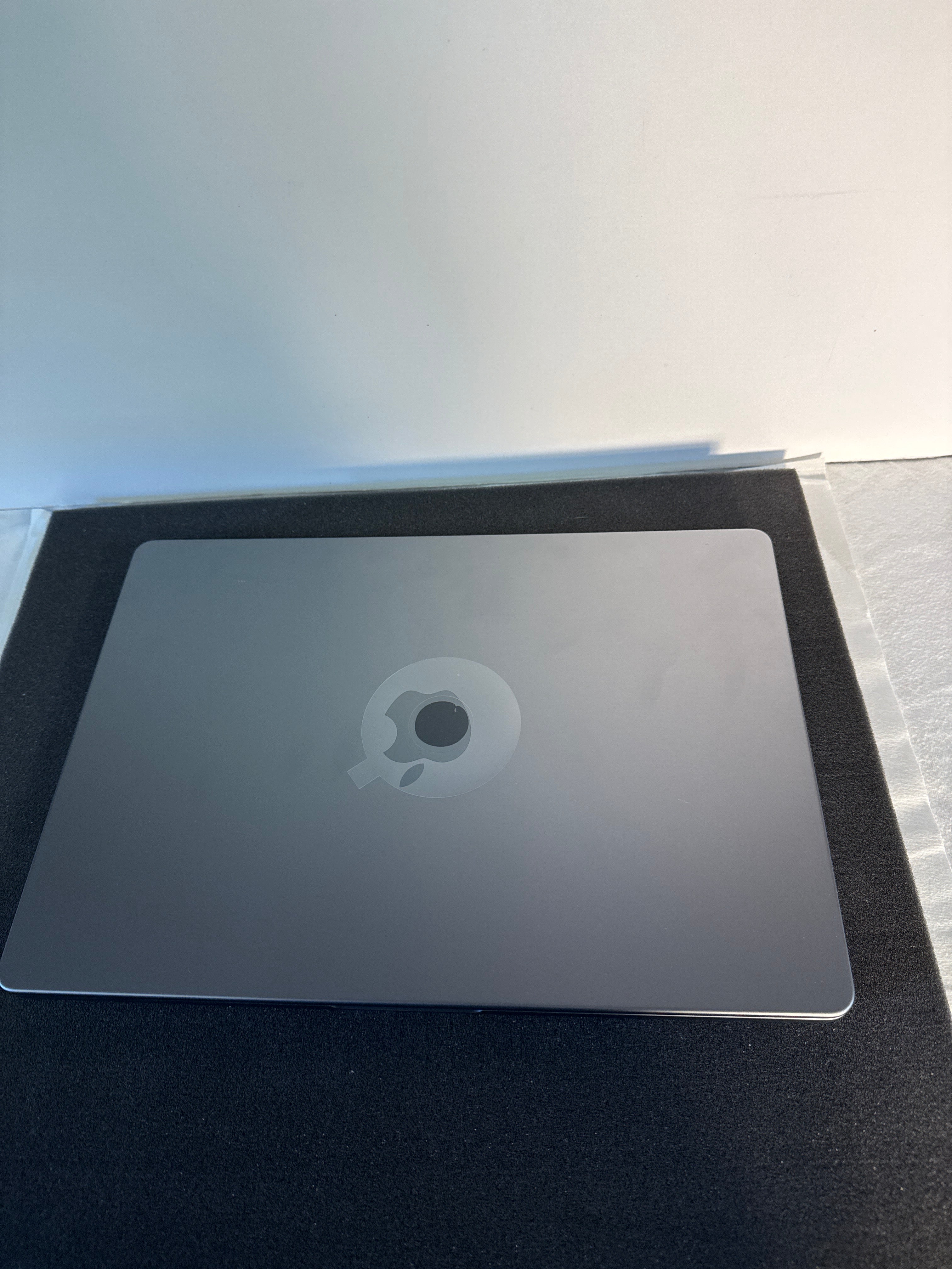MacBook pro 14” 2023 M2 32/g00