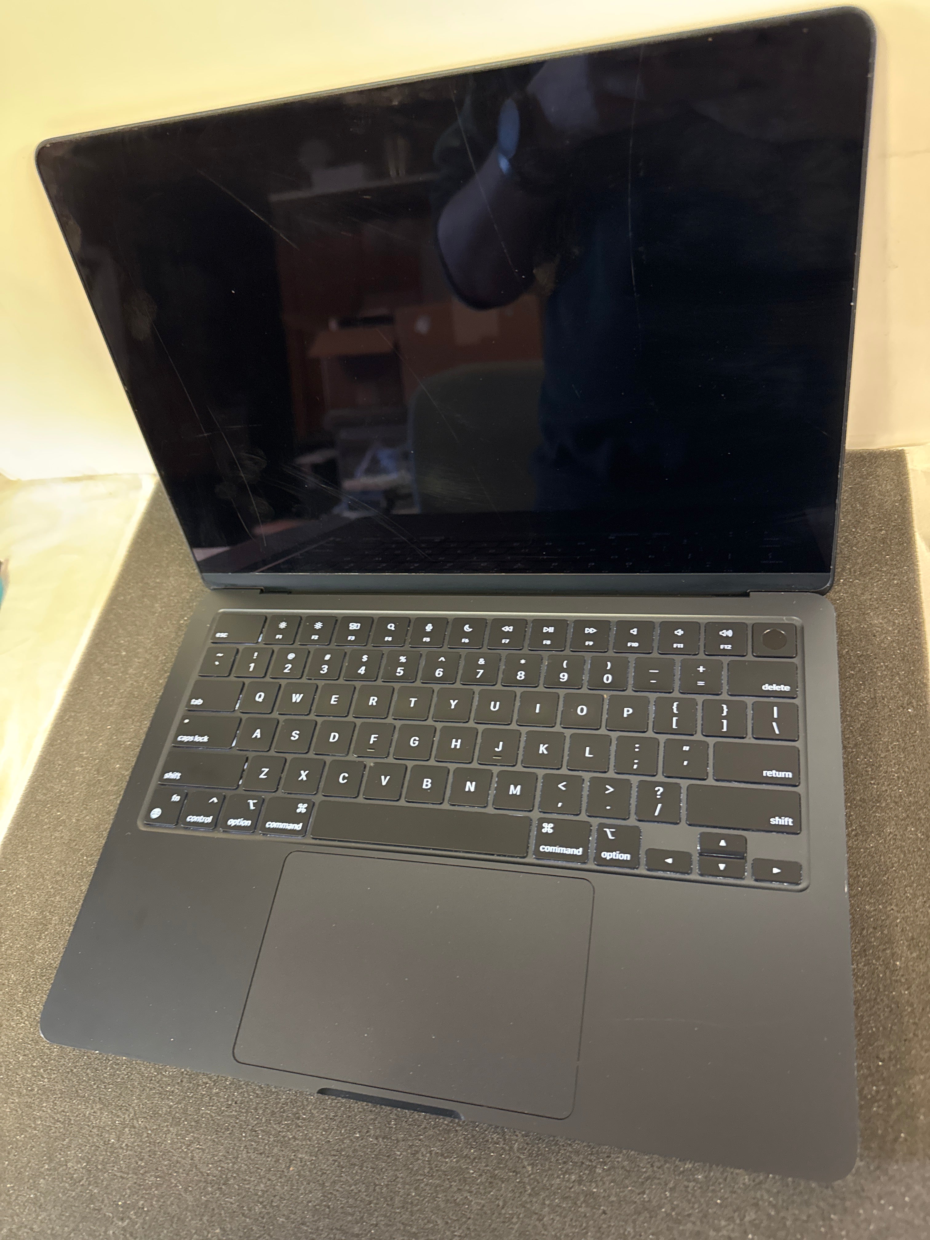 MacBook Air 13” M3 16/500