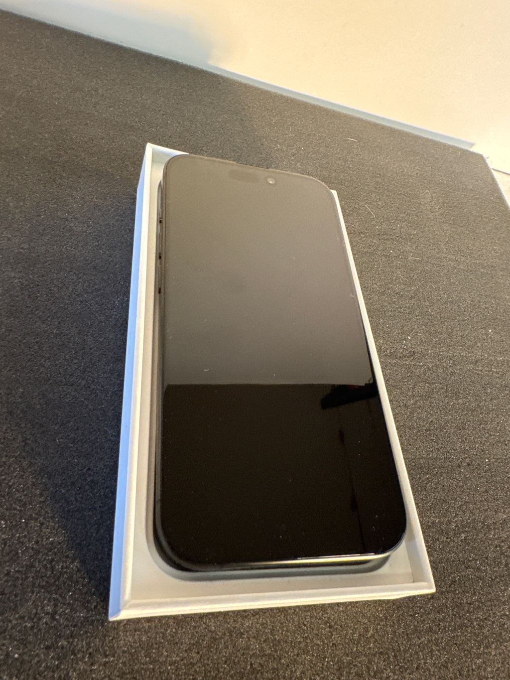iPhone 15 pro 256 unlocked apace grey