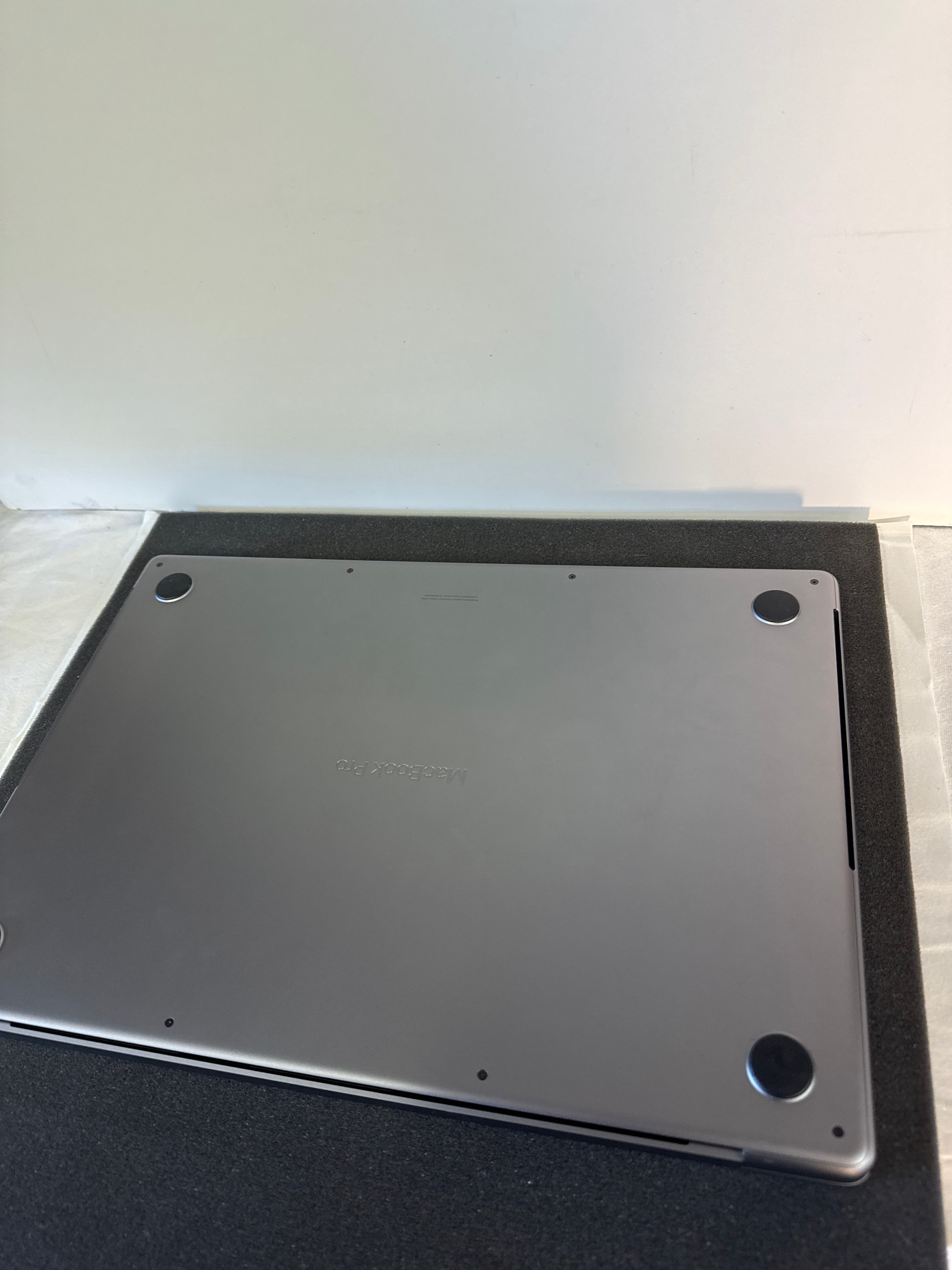 MacBook Pro 16” 2023 M2 pro 16/1tb