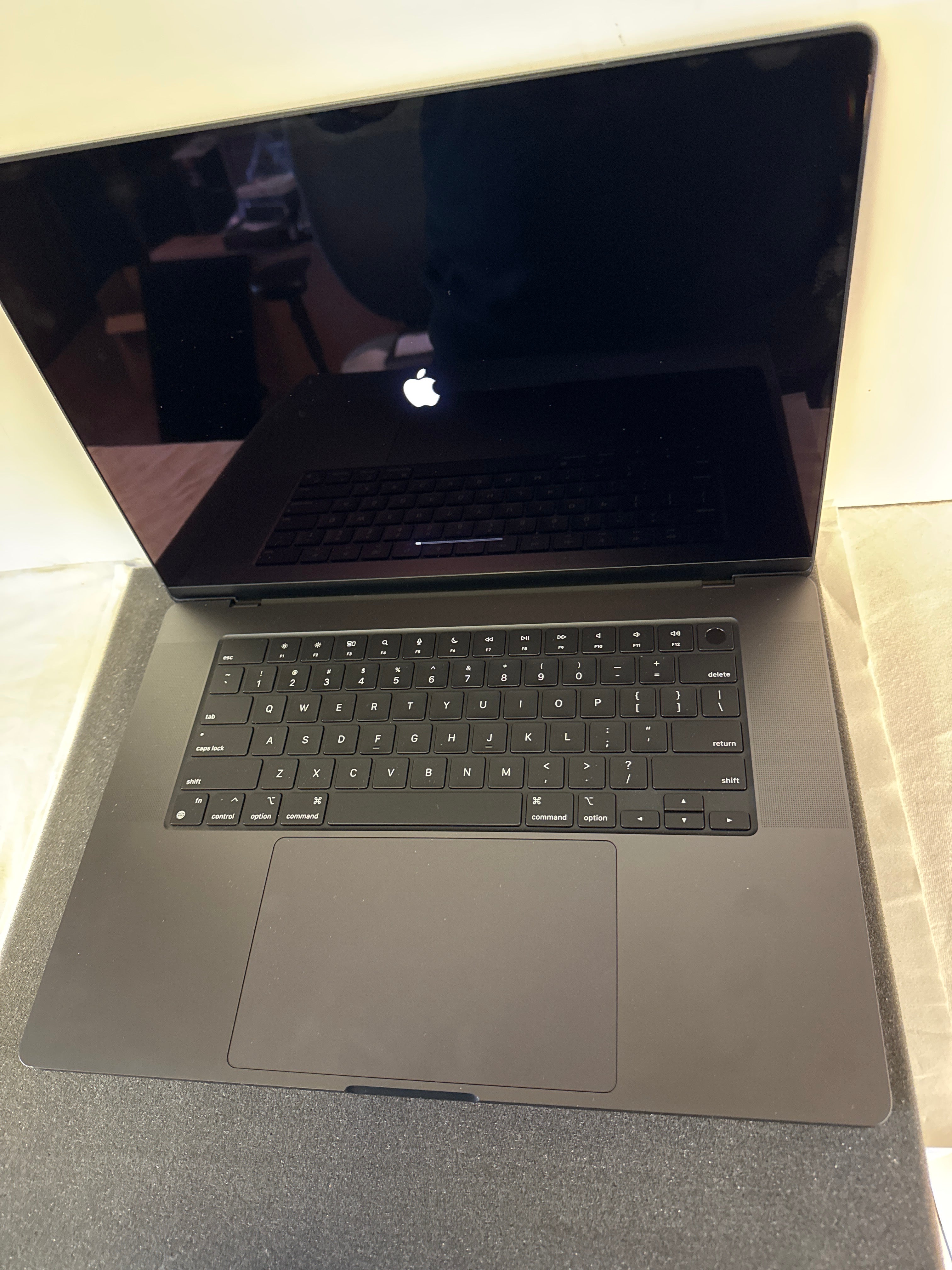 MacBook Pro 16” 2024 M3 18/500