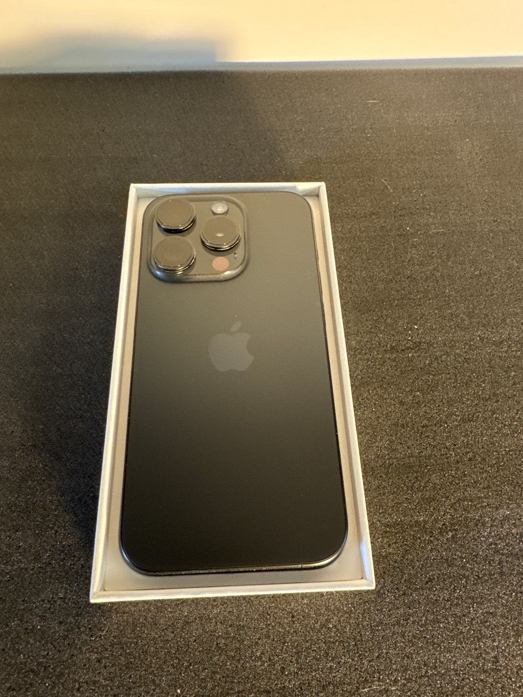 iPhone 15 pro 256 unlocked apace grey