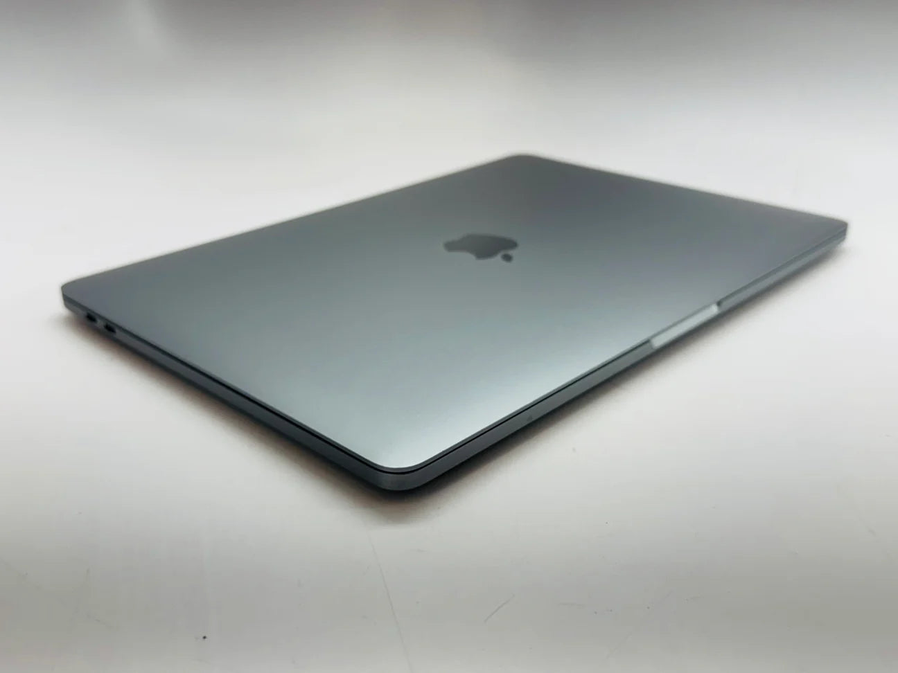 Apple 2022 MacBook Pro 13" M2 (10-Core GPU) 16GB RAM 512GB SSD